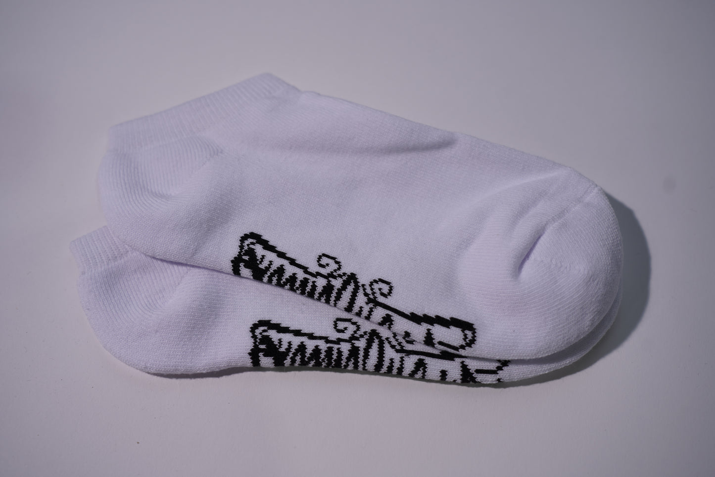 WHITE ANKLE SOCKS