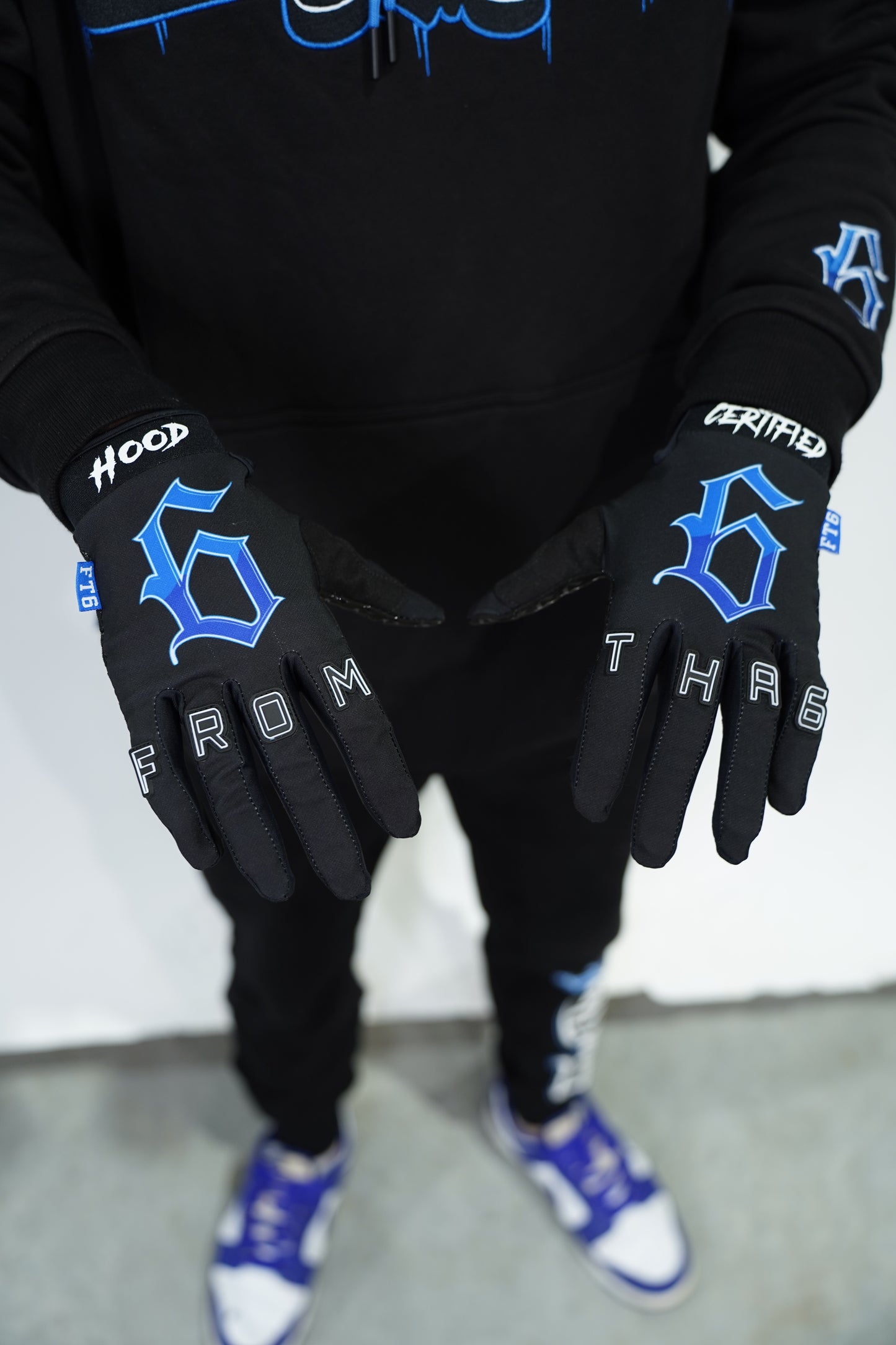 NIPSEY BLUE RIDING GLOVES
