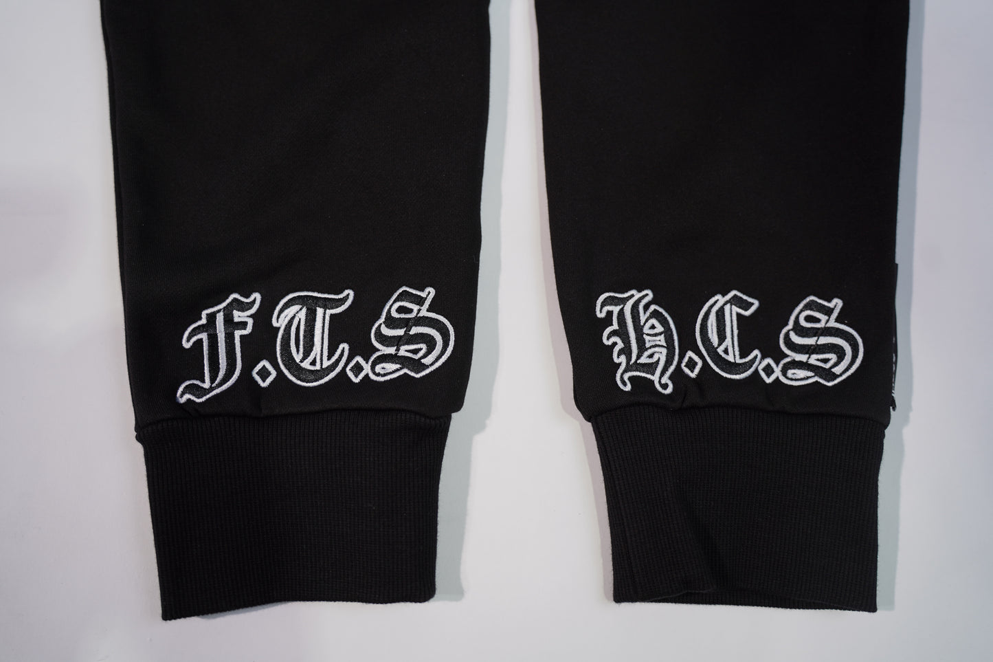 BLACK WHITE CERTIFIED JOGGER
