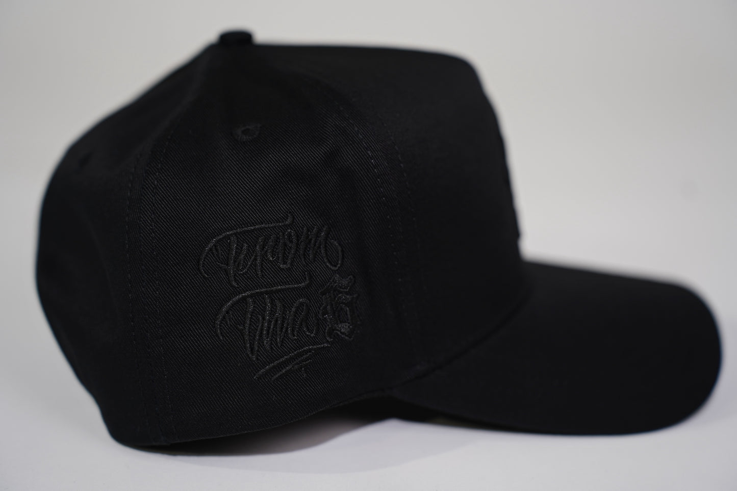 BLACKONBLACK SNAPBACK