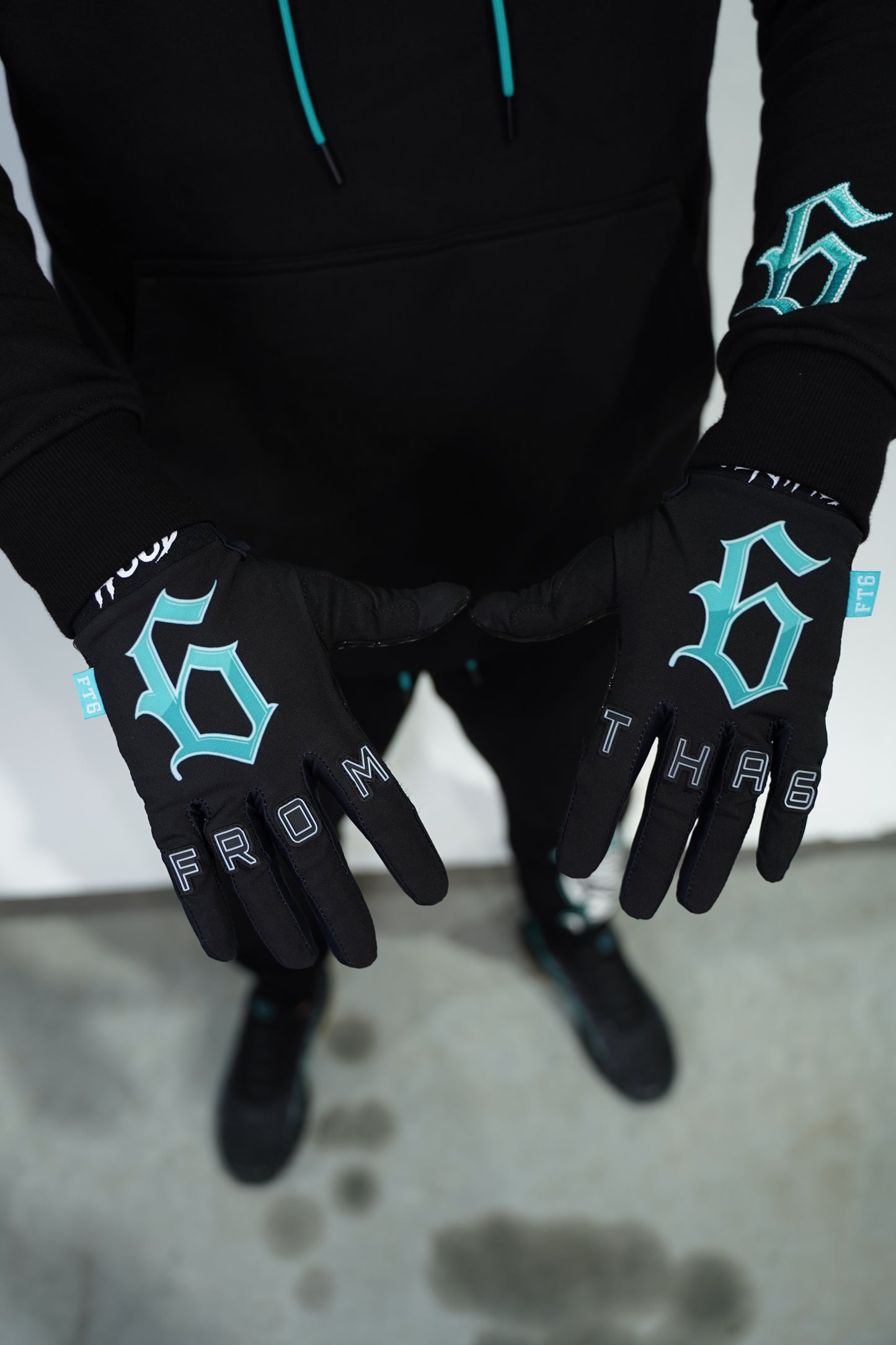 TIFFANY TEAL RIDING GLOVES