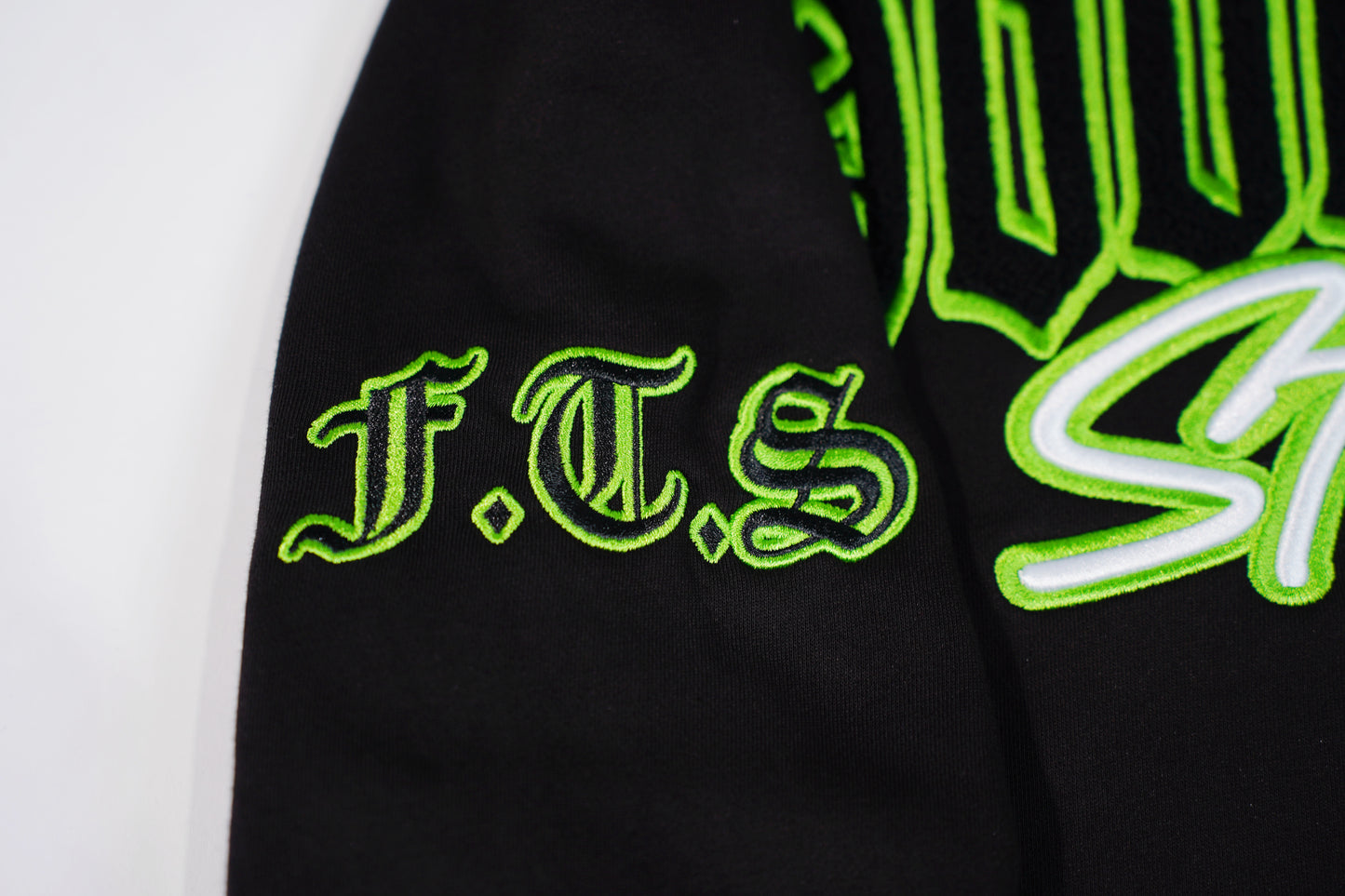 MUZZ GREEN CERTIFIED HOODIE