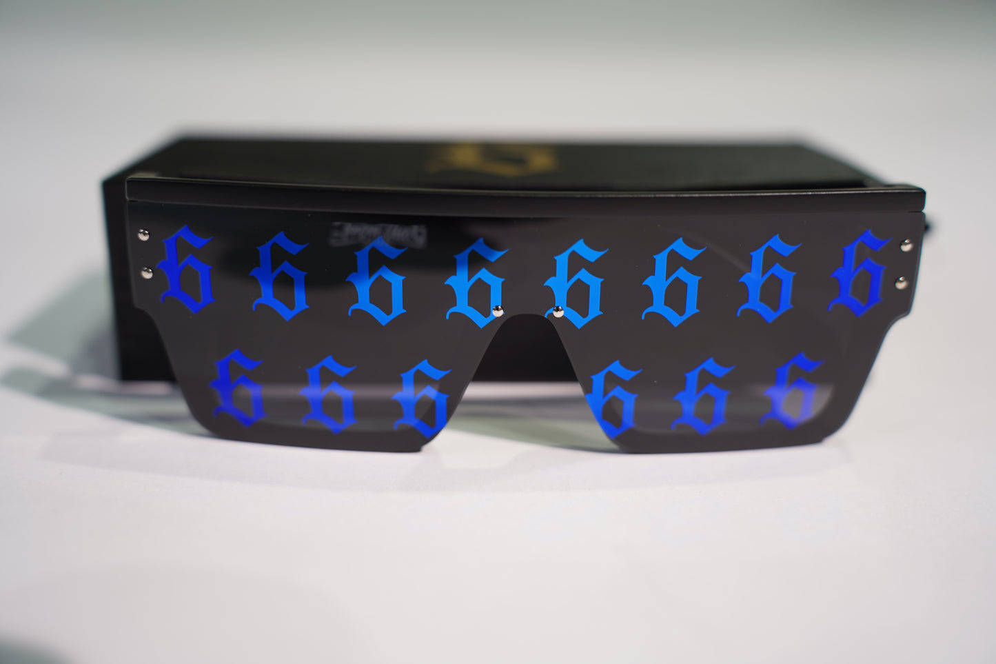 BLUE REFLECTIVE SUNGLASSES