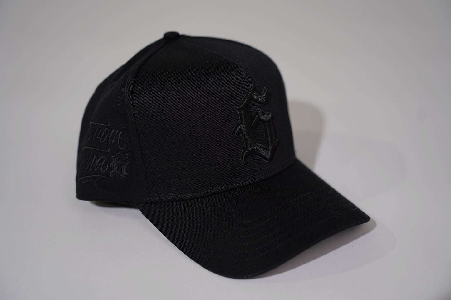 BLACKONBLACK SNAPBACK