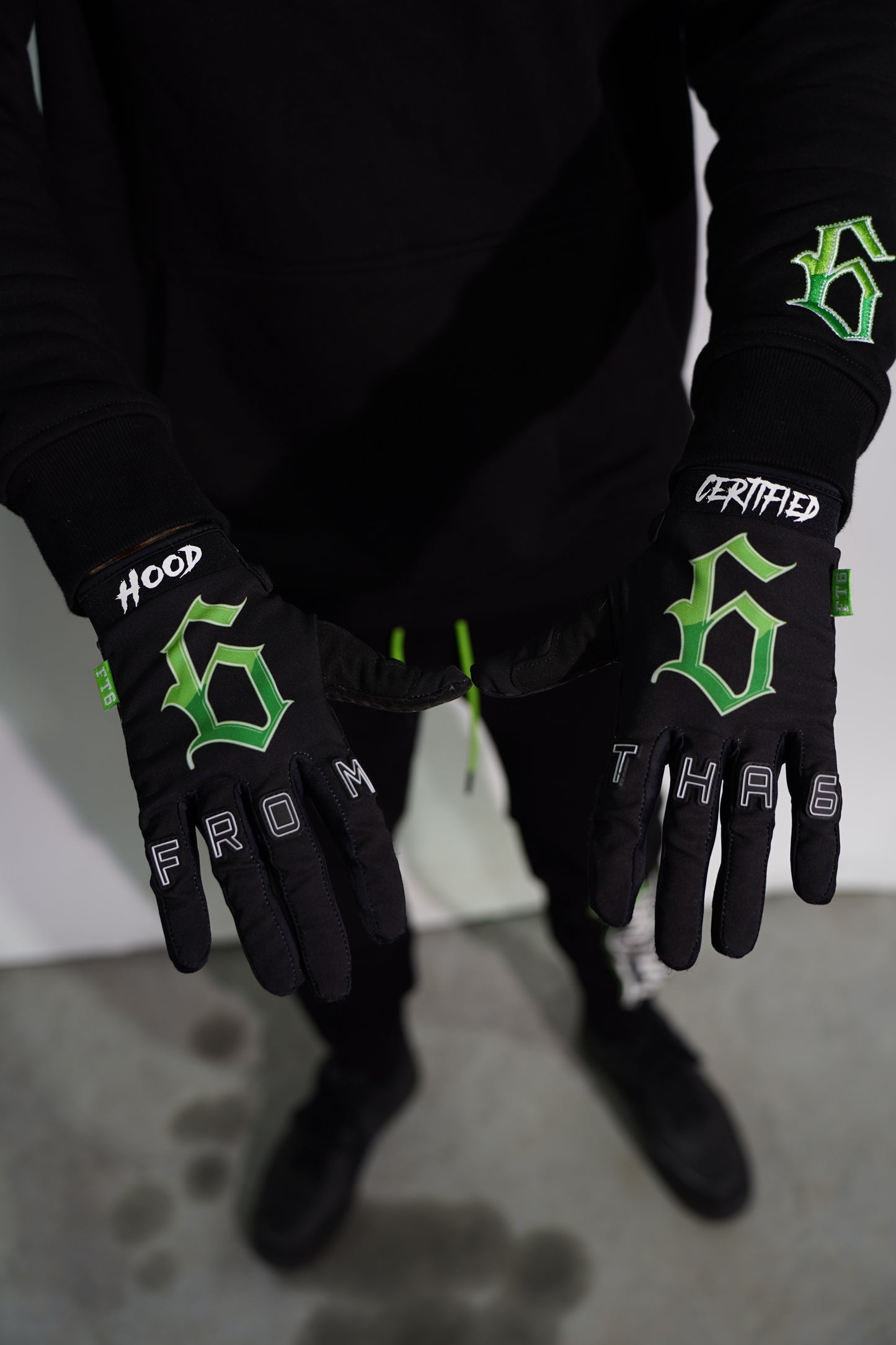 MUZZ GREEN RIDING GLOVES