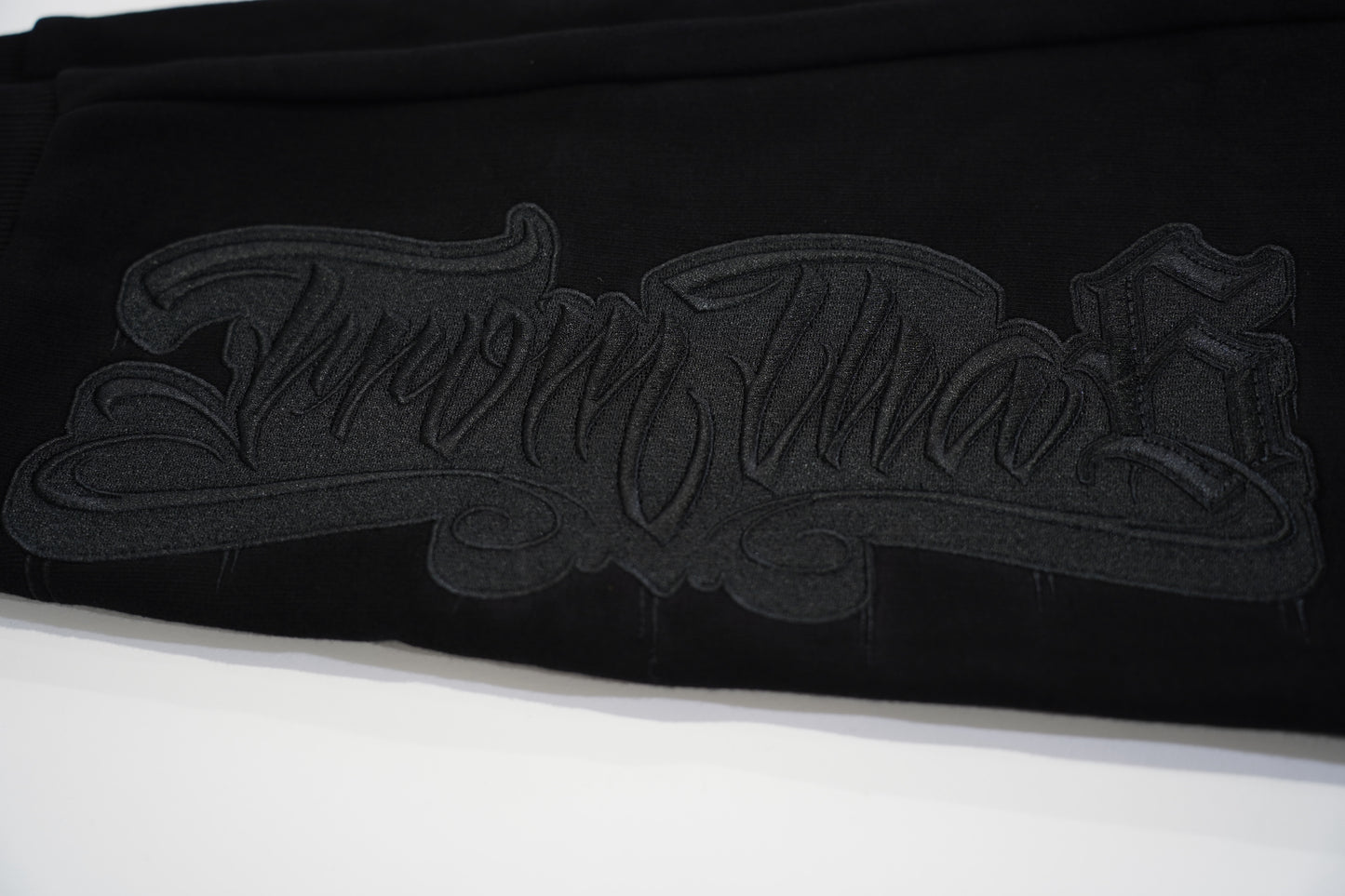 BLACK ON BLACK JOGGER