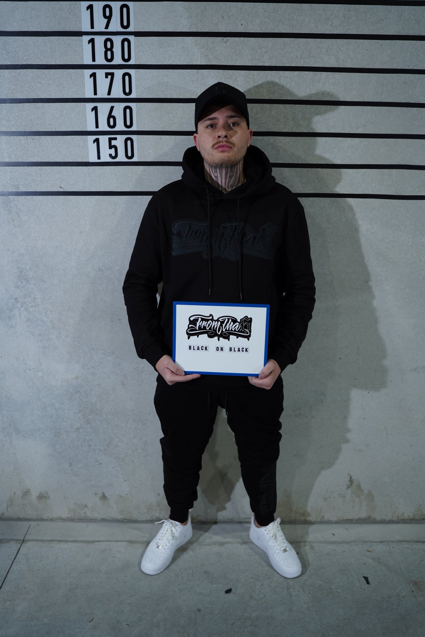 BLACK ON BLACK JOGGER