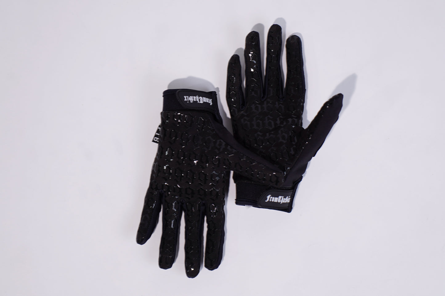 BLACK RIDING GLOVES
