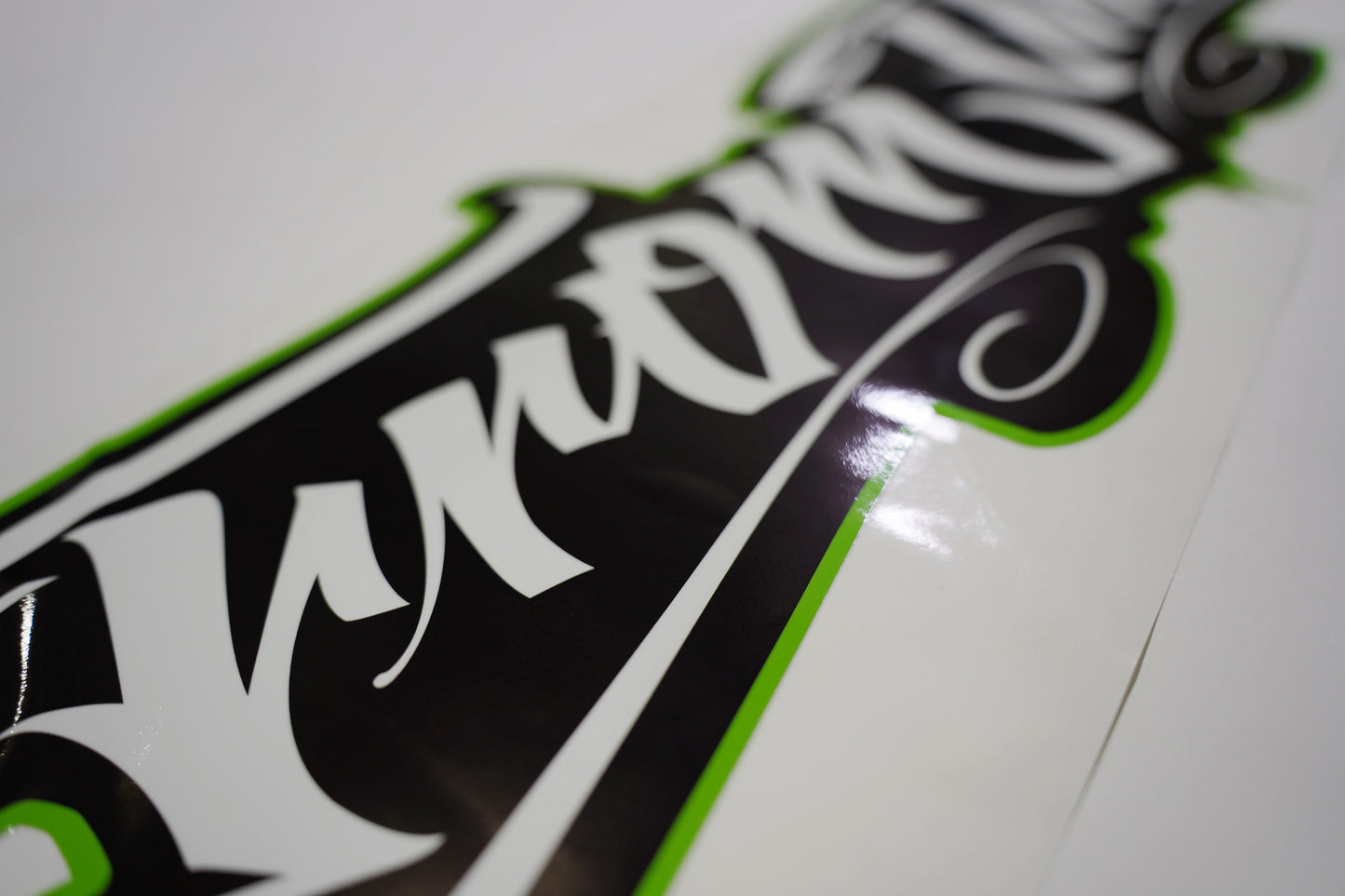 MUZZ GREEN STICKER